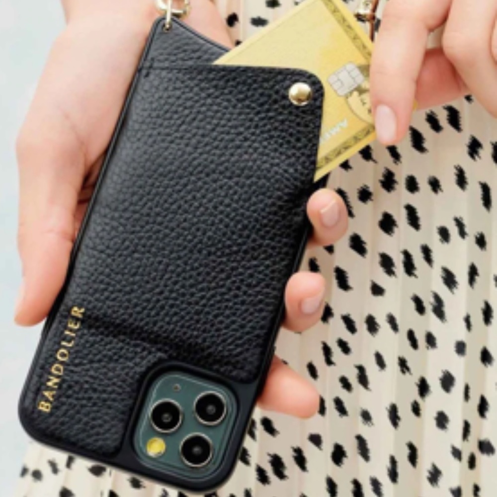 NWT and dust cover Bandolier Emma pebble black leather iPhone 13